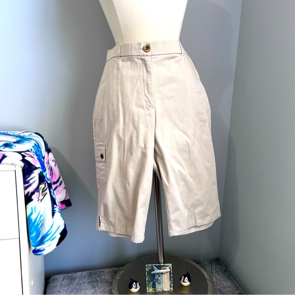 Sag Harbor 12 Beige Stretch Flat Front Bermuda Dress Shorts - Picture 1 of 10